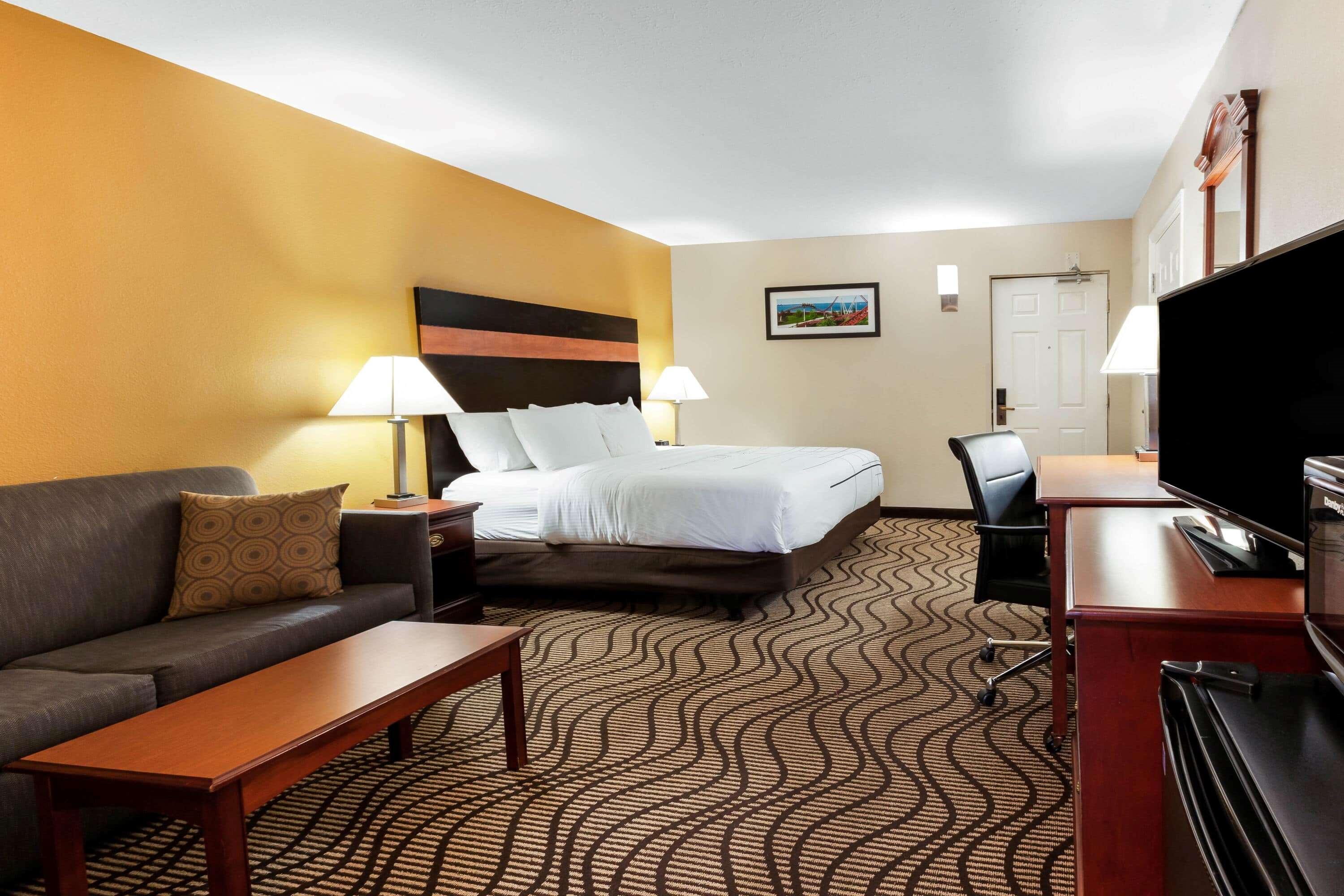 La Quinta Inn By Wyndham Sandusky Near Cedar Point Exterior photo